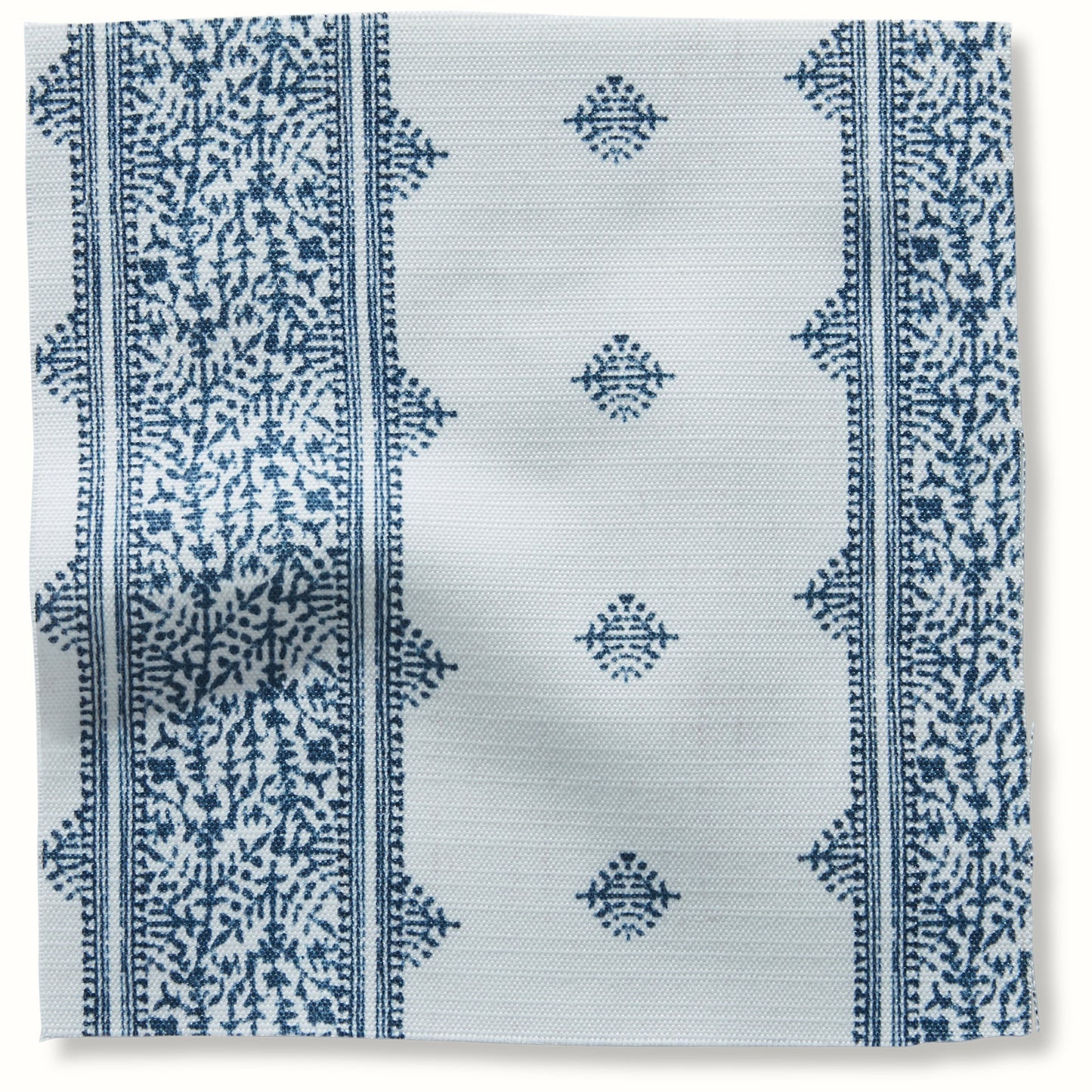 Pouf intérieur/extérieur en tissu Peter Dunham Textiles Fez bleu sur blanc