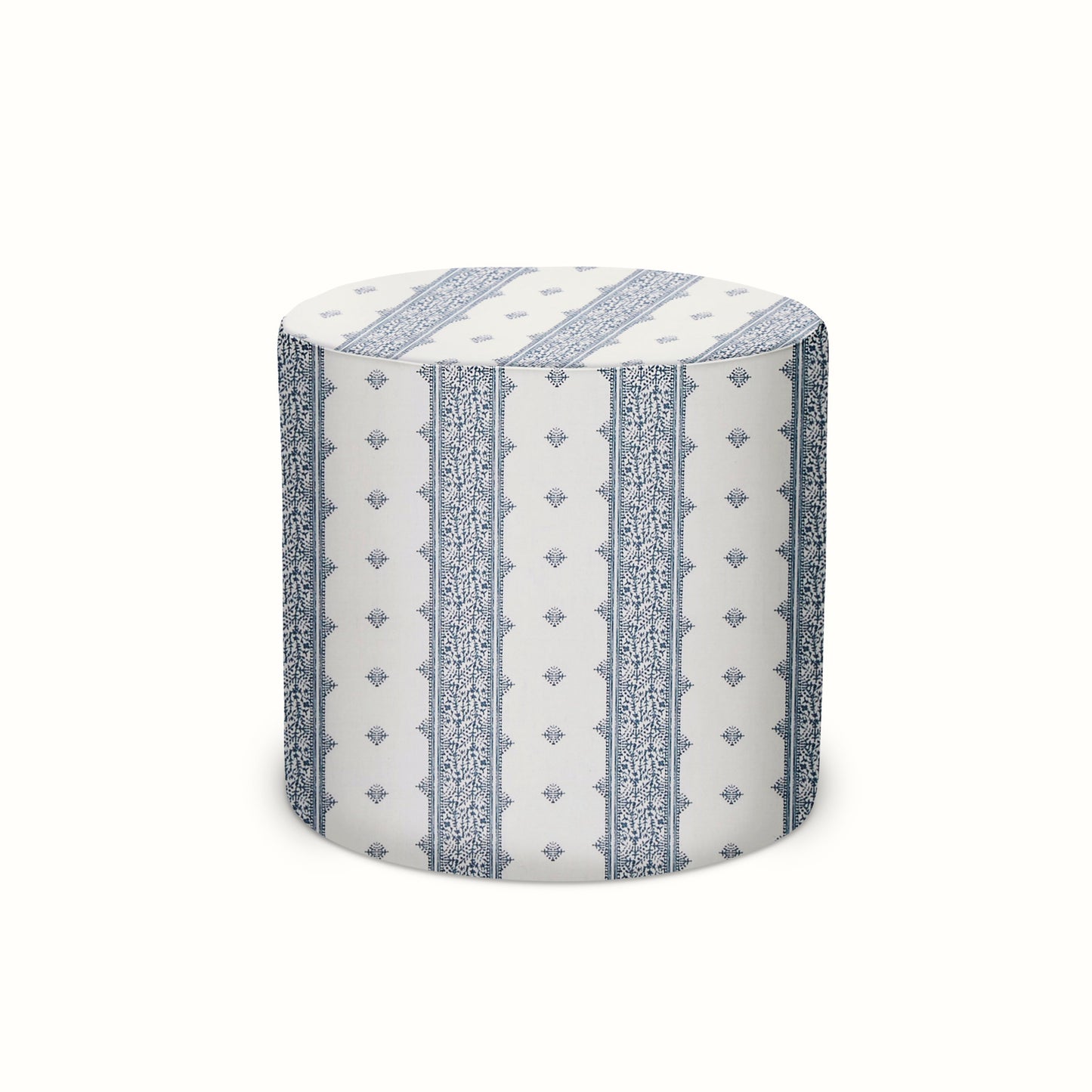 Pouf intérieur/extérieur en tissu Peter Dunham Textiles Fez bleu sur blanc