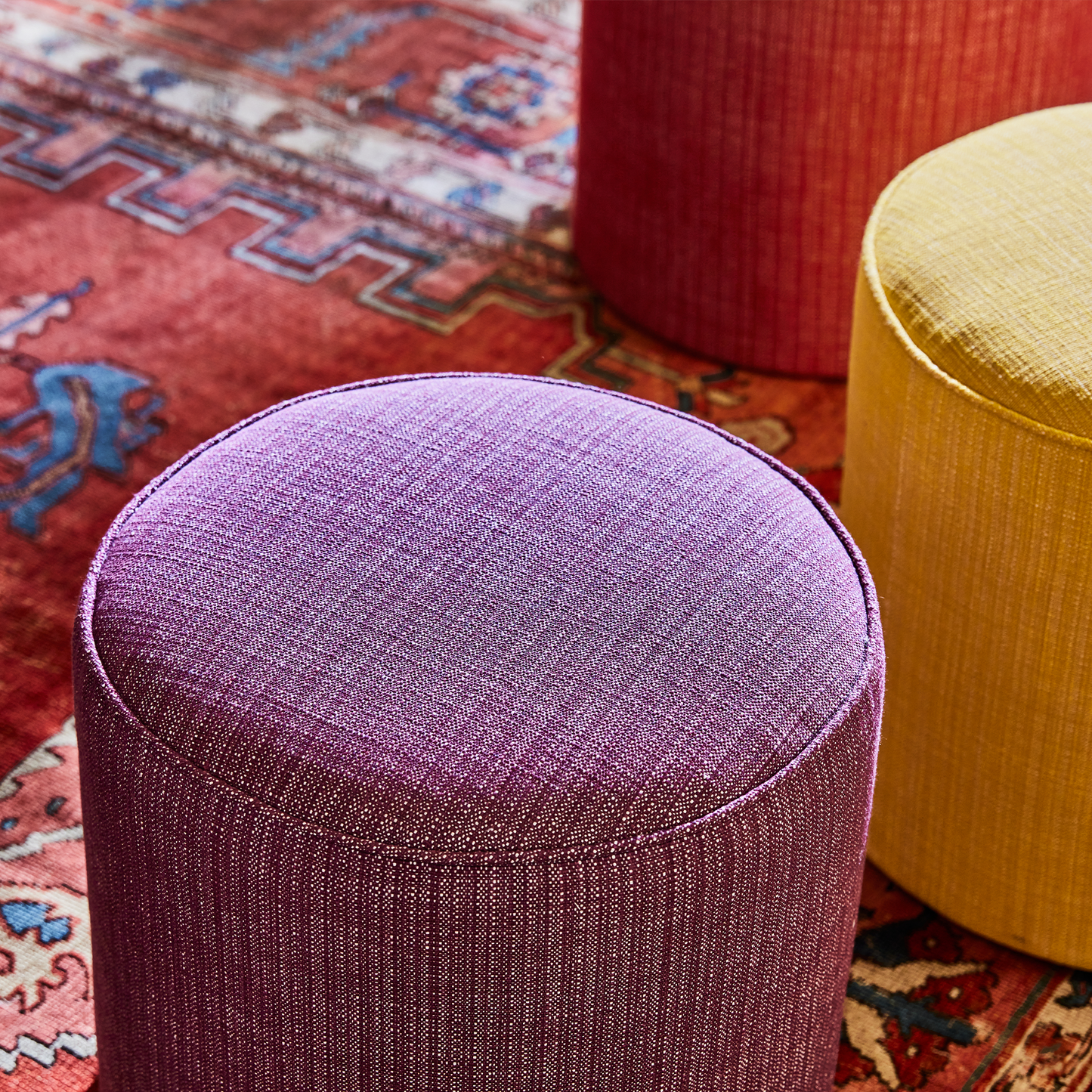 Pouf d'intérieur/extérieur en toile tissée Peter Dunham Textiles couleur rubis