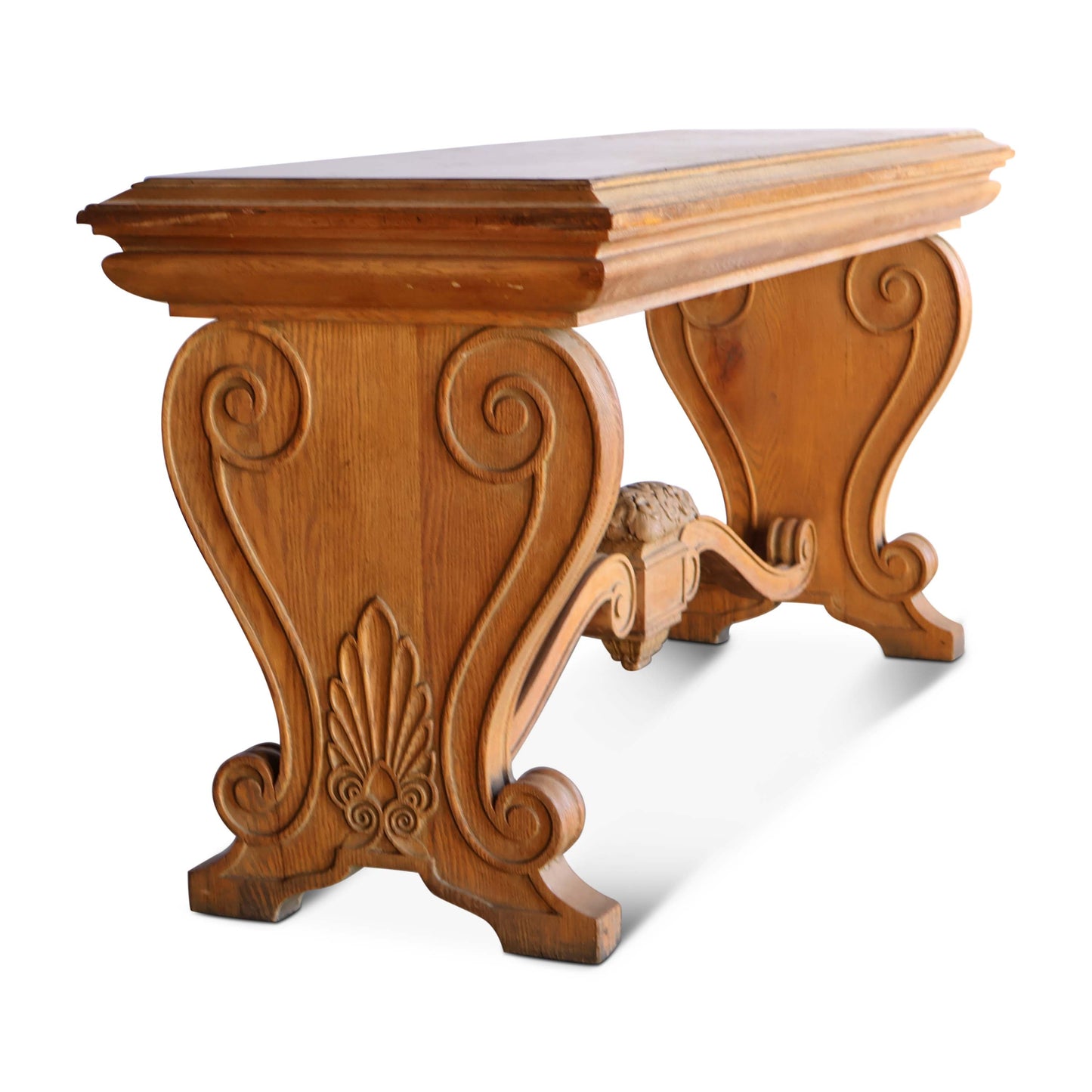 Paire de consoles vintage de style baroque, France, années 1930. Vendues à l'unité.