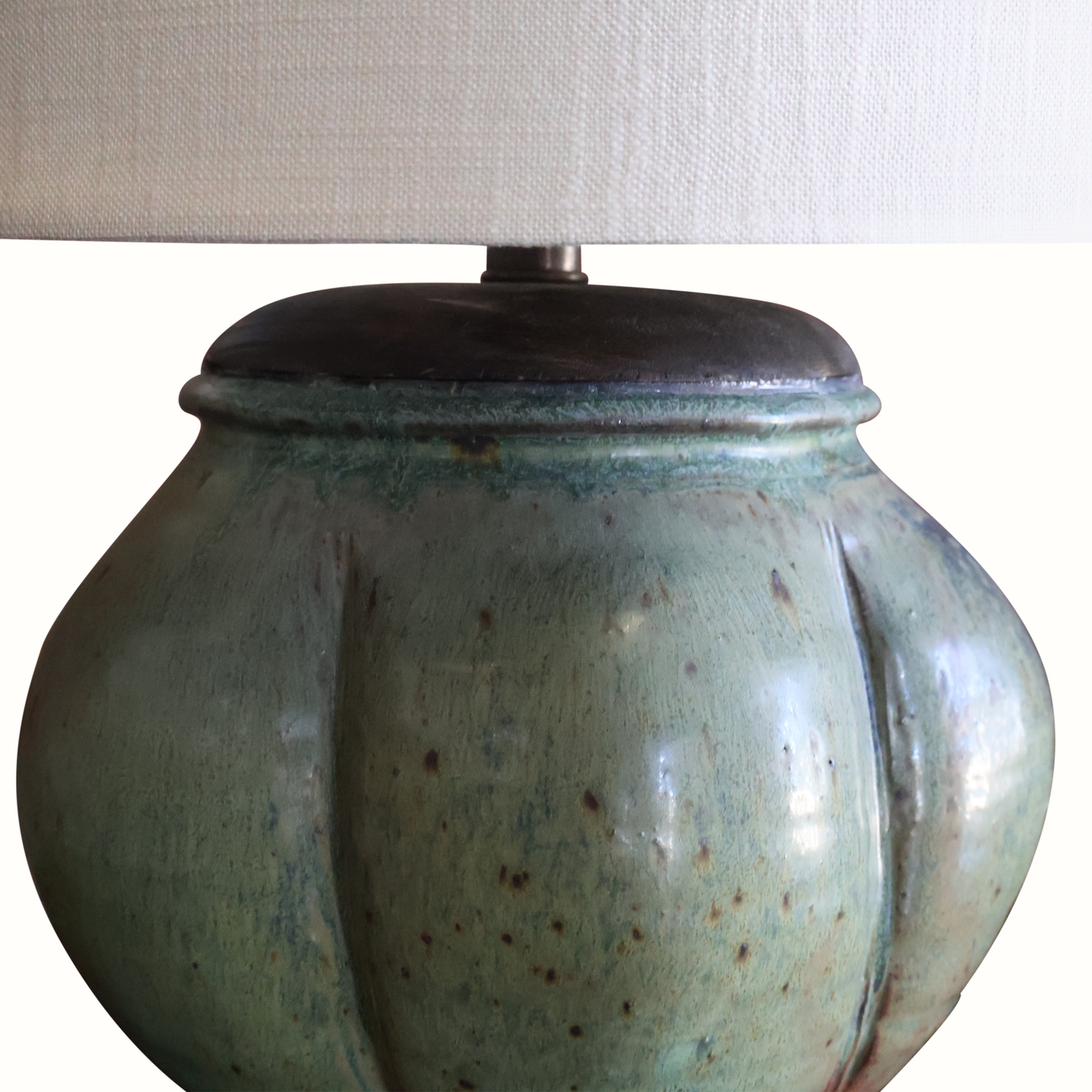 Lampe de poterie d'atelier en céramique