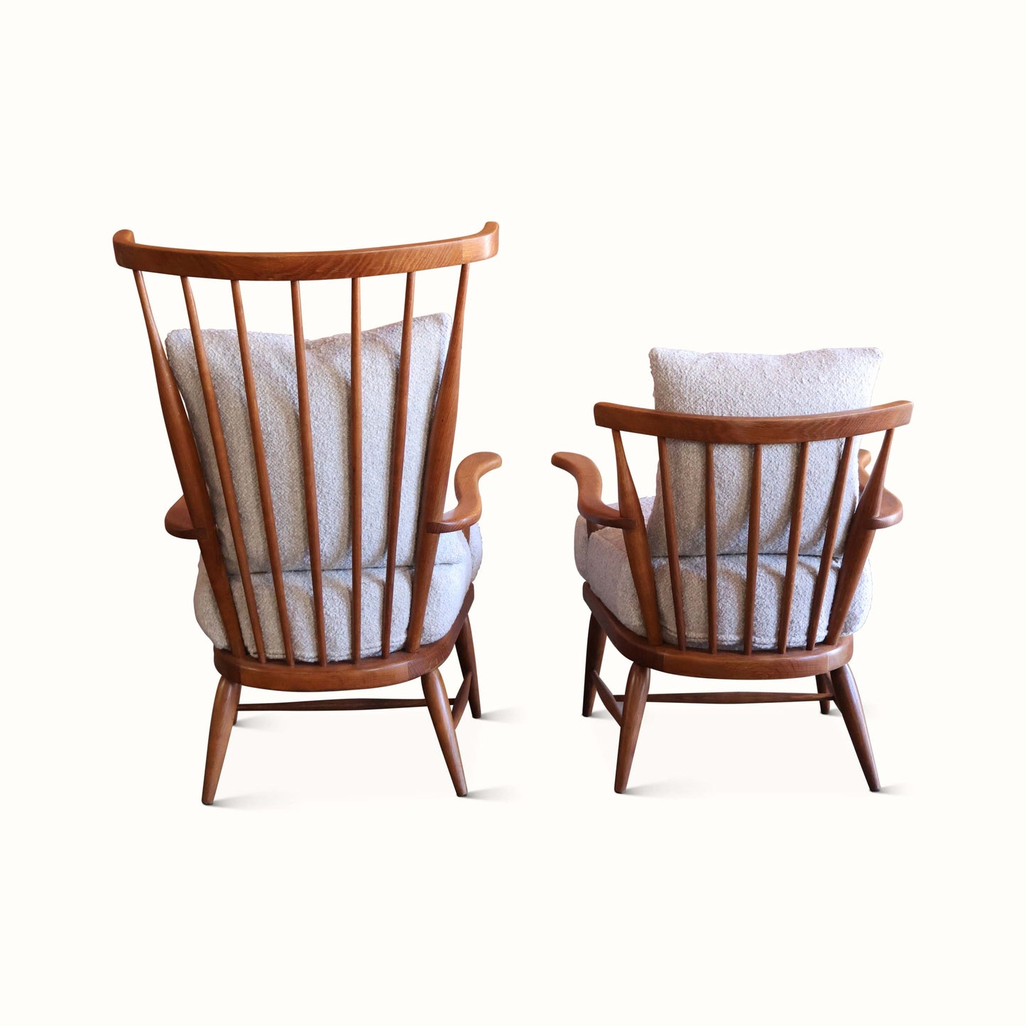Paire de fauteuils en chêne pour elle et lui, France, années 1950