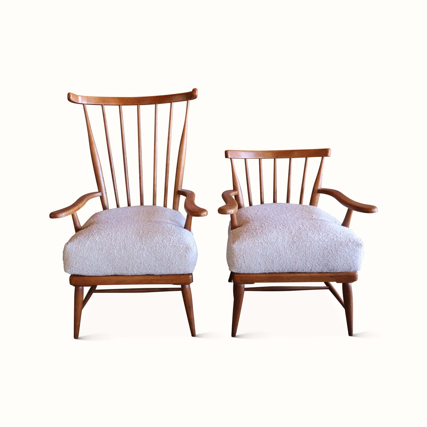 Paire de fauteuils en chêne pour elle et lui, France, années 1950