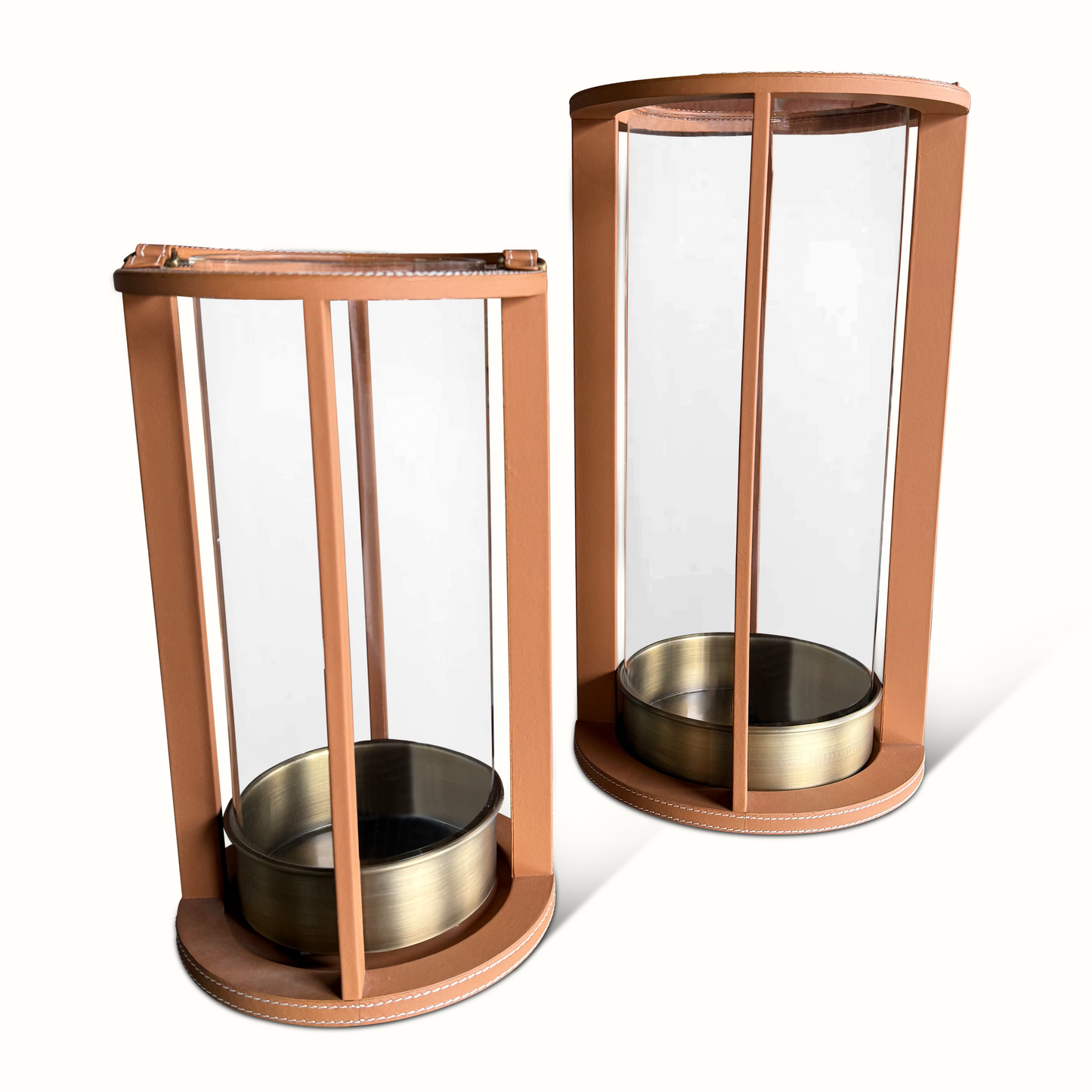 Lanterne cousue en cuir