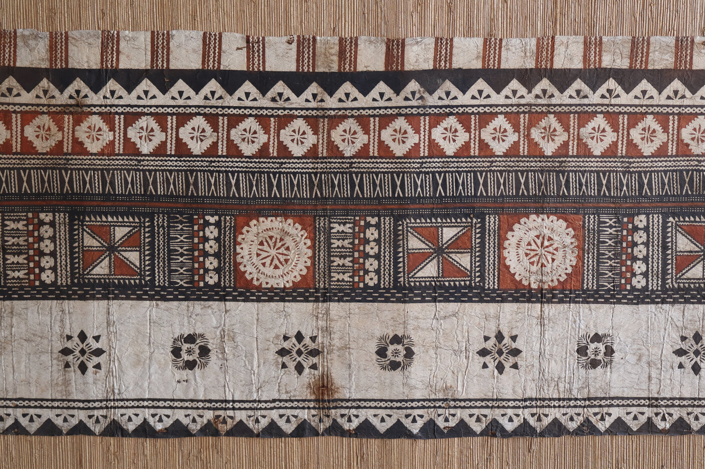 Tissu Tapa polynésien monté et encadré