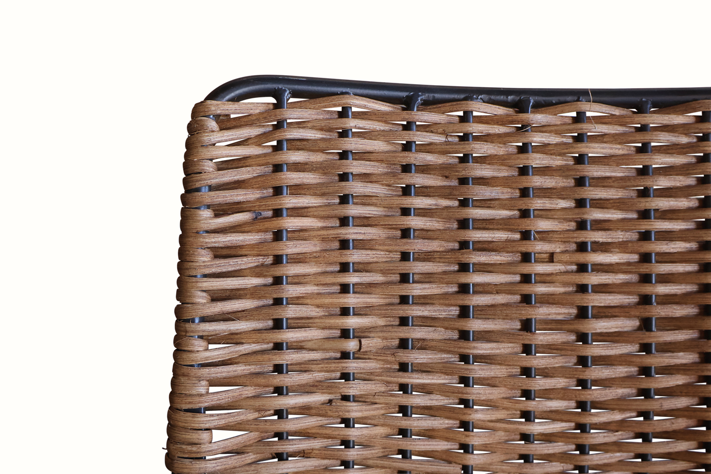 Paire de chaises d'appoint en osier et fer