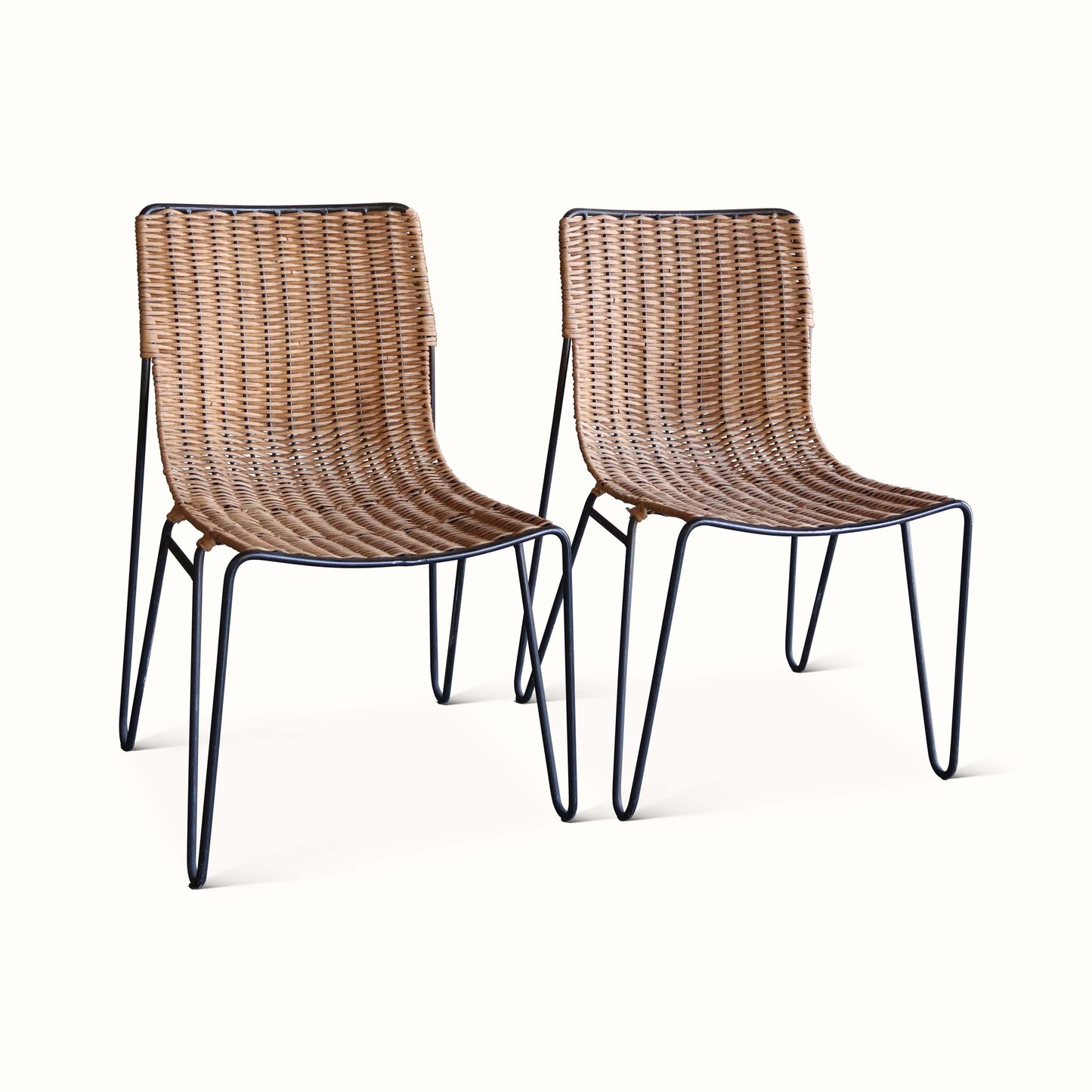 Paire de chaises d'appoint en osier et fer