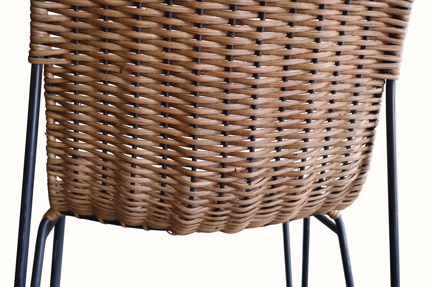 Paire de chaises d'appoint en osier et fer