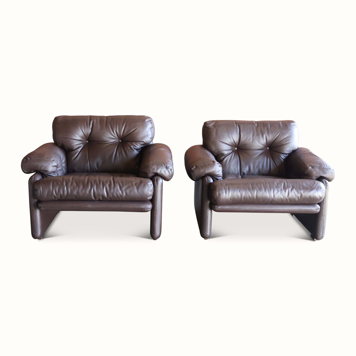 Paire de chaises en cuir par Tobia Scarpa pour B&B Italia