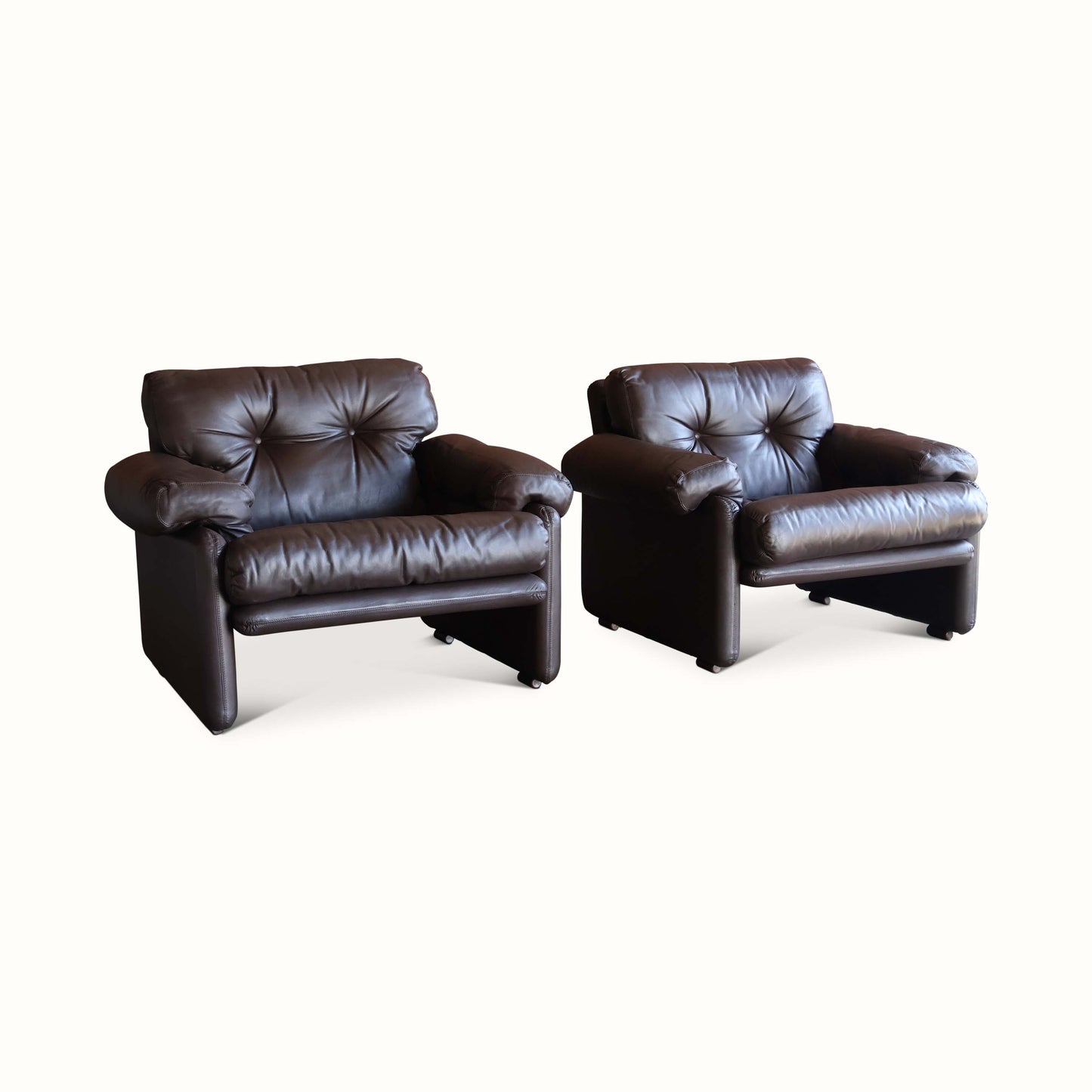 Paire de chaises en cuir par Tobia Scarpa pour B&B Italia