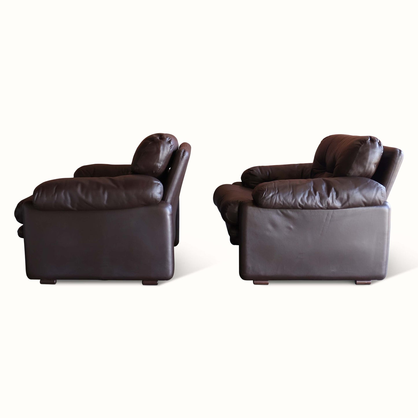 Paire de chaises en cuir par Tobia Scarpa pour B&B Italia