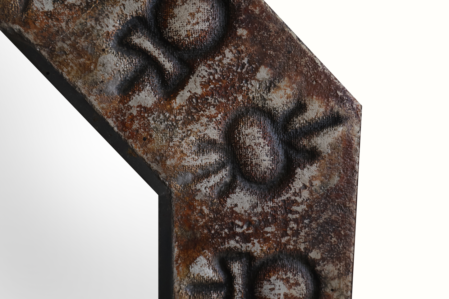 Miroir octogonal en céramique et cadre en bronze, France, années 1960