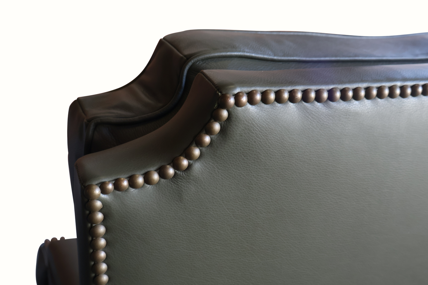 Paire de fauteuils en cuir par Maison Jansen