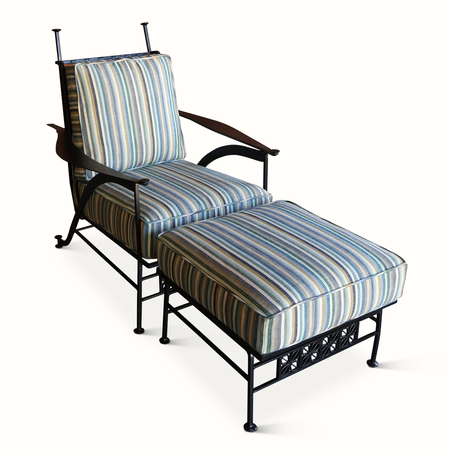 Fauteuil et ottoman en fer par John Salterini