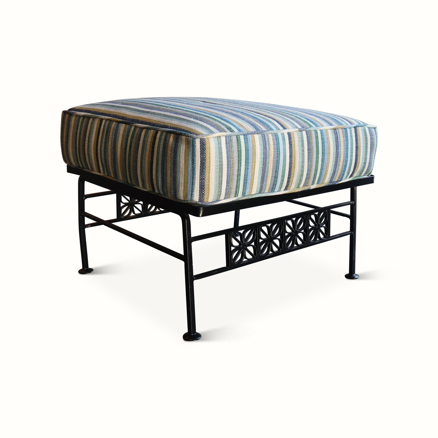 Fauteuil et ottoman en fer par John Salterini