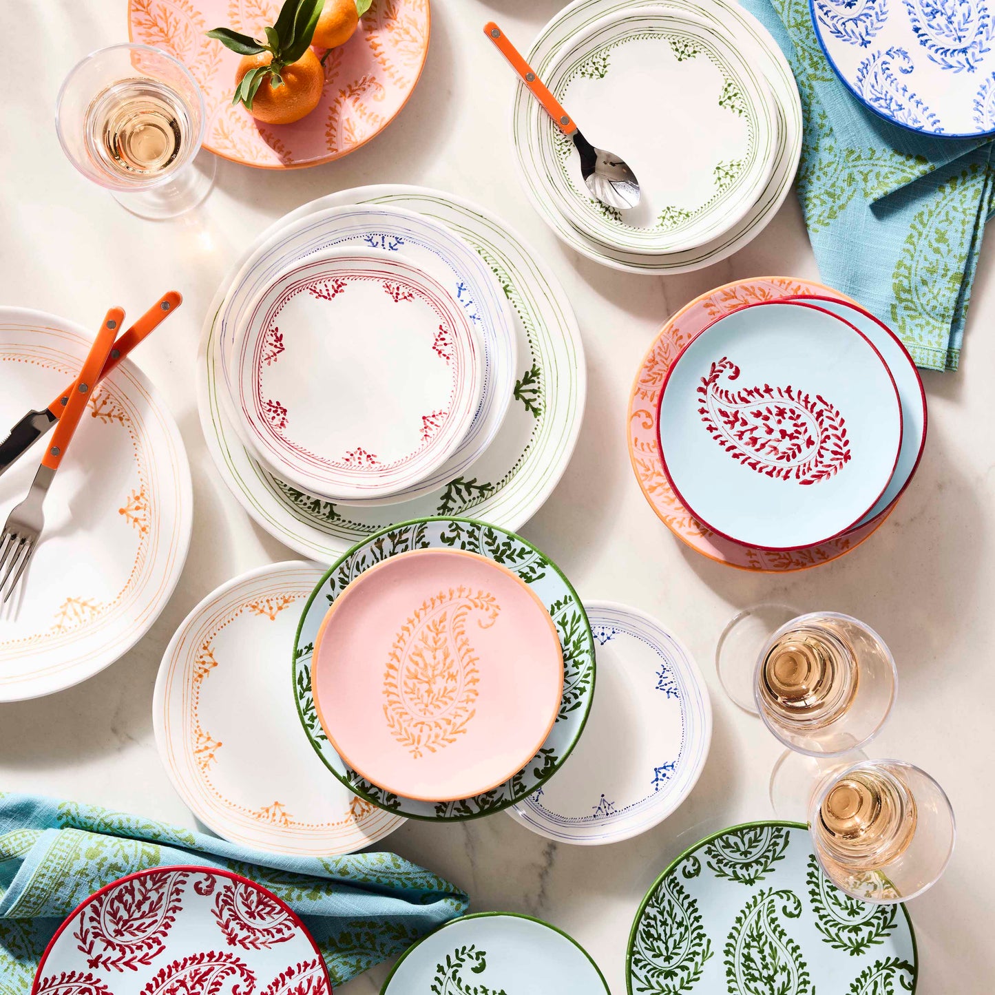 Assiette apéritive à motif cachemire rose Peter Dunham + Hudson Grace