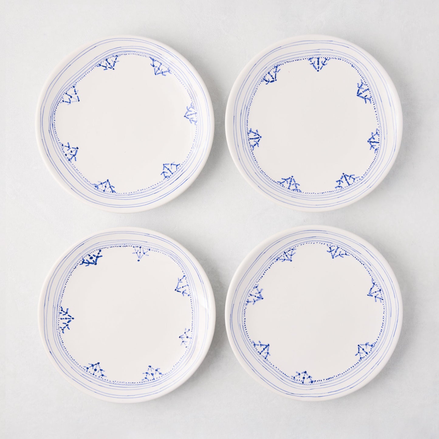 Assiette d'apéritif à bordure peinte Blue Fez de Peter Dunham + Hudson Grace