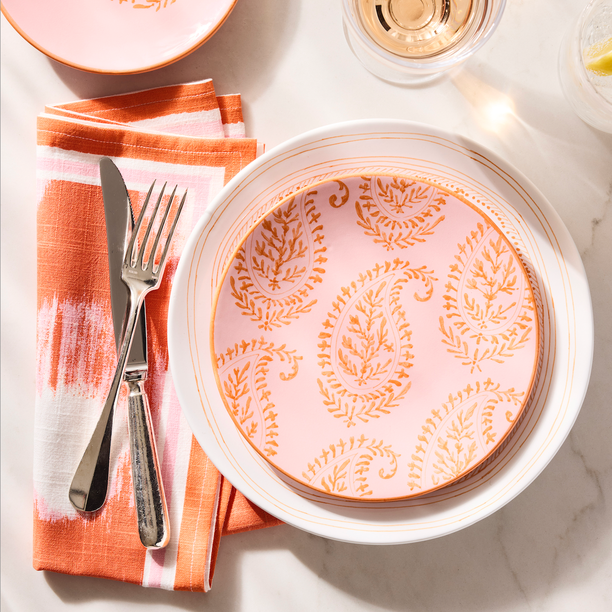 Serviette imprimée Grace Orange Bukhara de Peter Dunham + Hudson