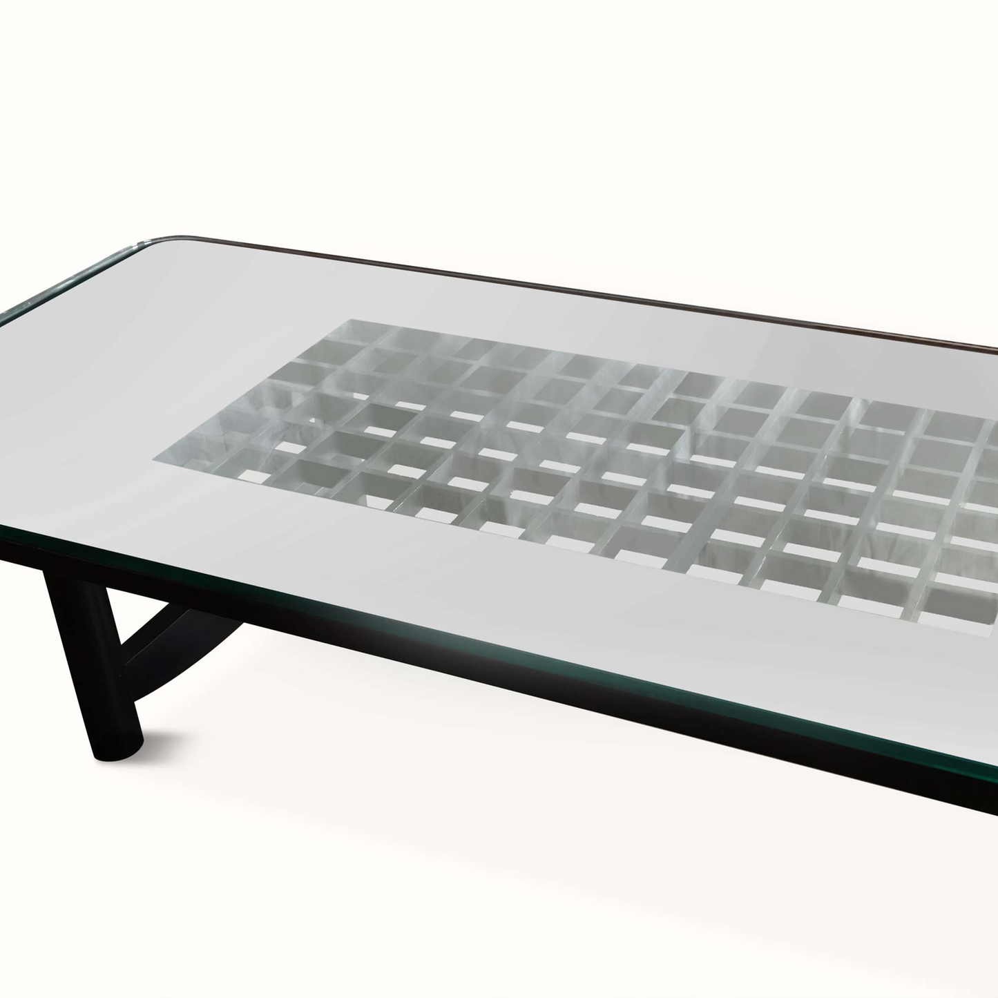 Table basse en pin noirci avec plateau en verre