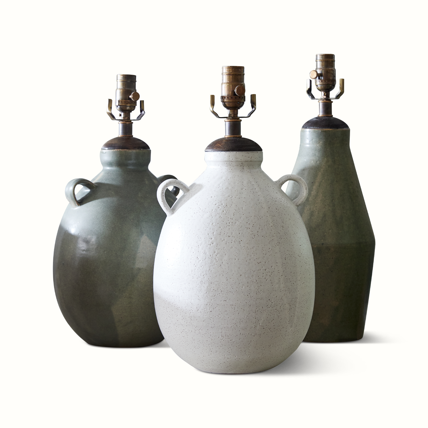 Lampe de table blanche en forme de cruche Natan Moss