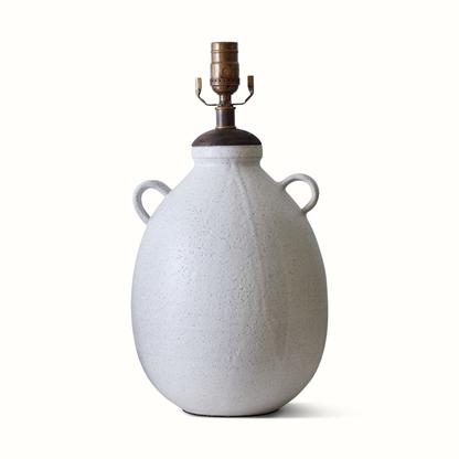 Lampe de table blanche en forme de cruche Natan Moss