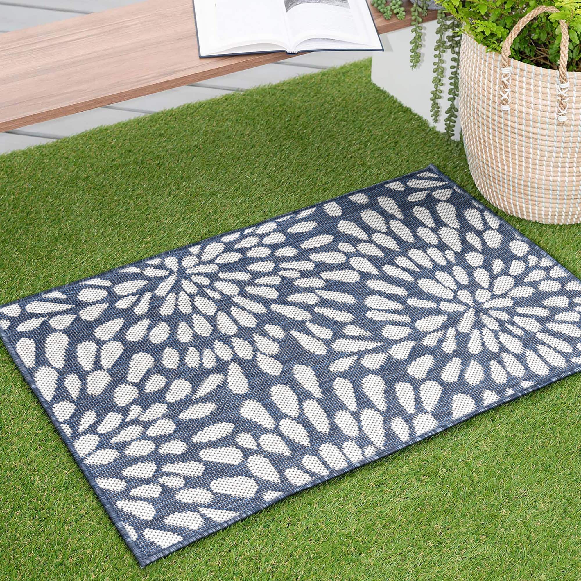 Exo Coastal Floral Indoor/Outdoor Area Rug