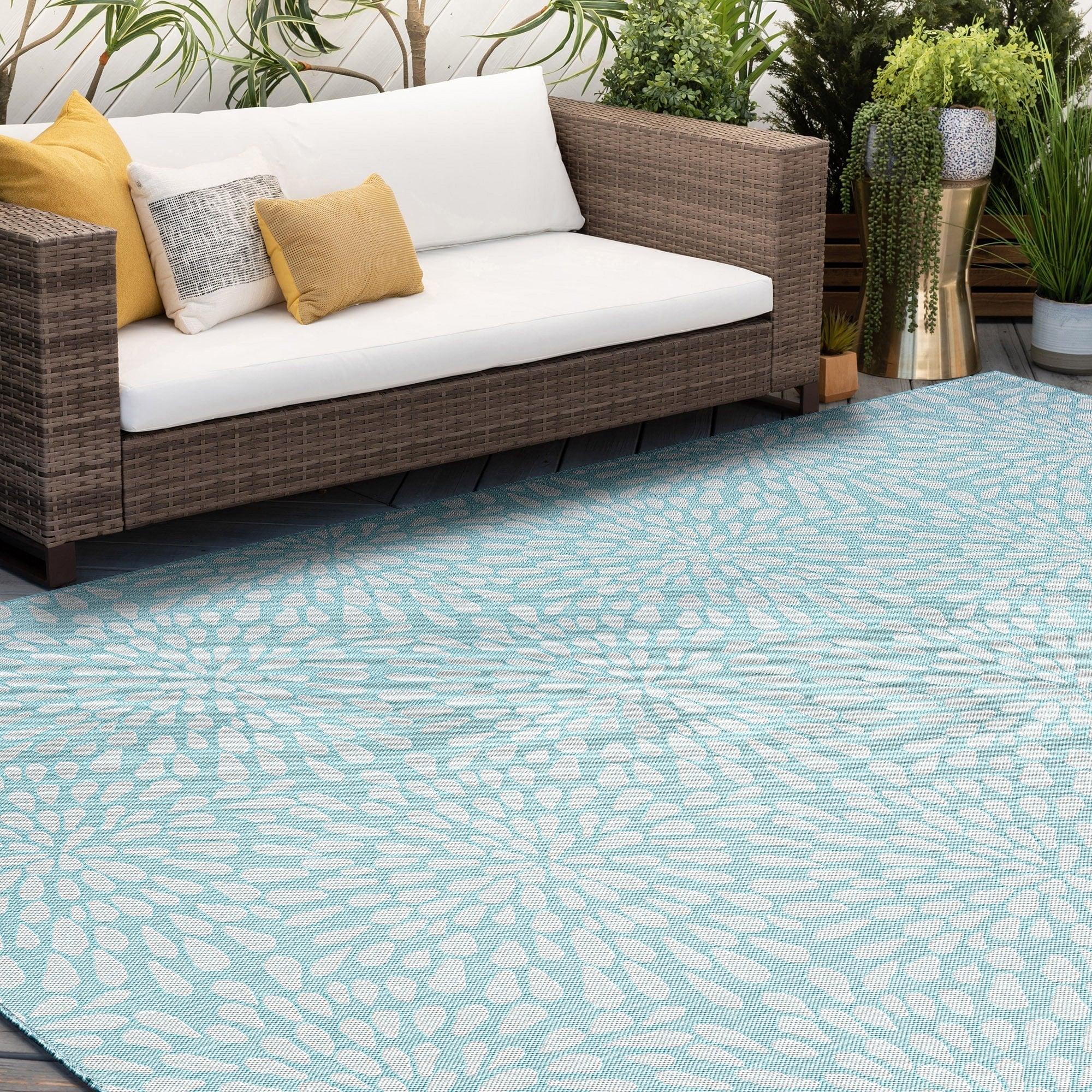 Exo Coastal Floral Indoor/Outdoor Area Rug