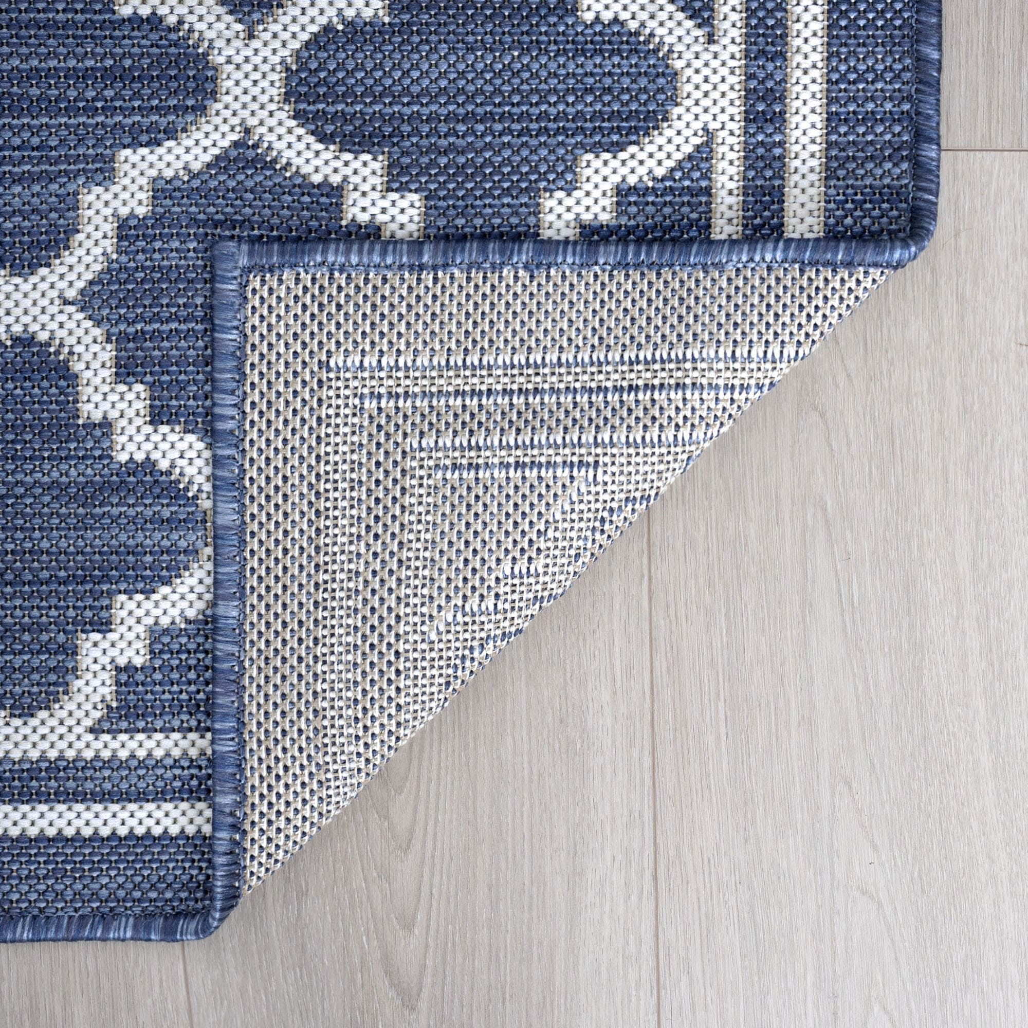 Exo Coastal Geometric Indoor/Outdoor Area Rug