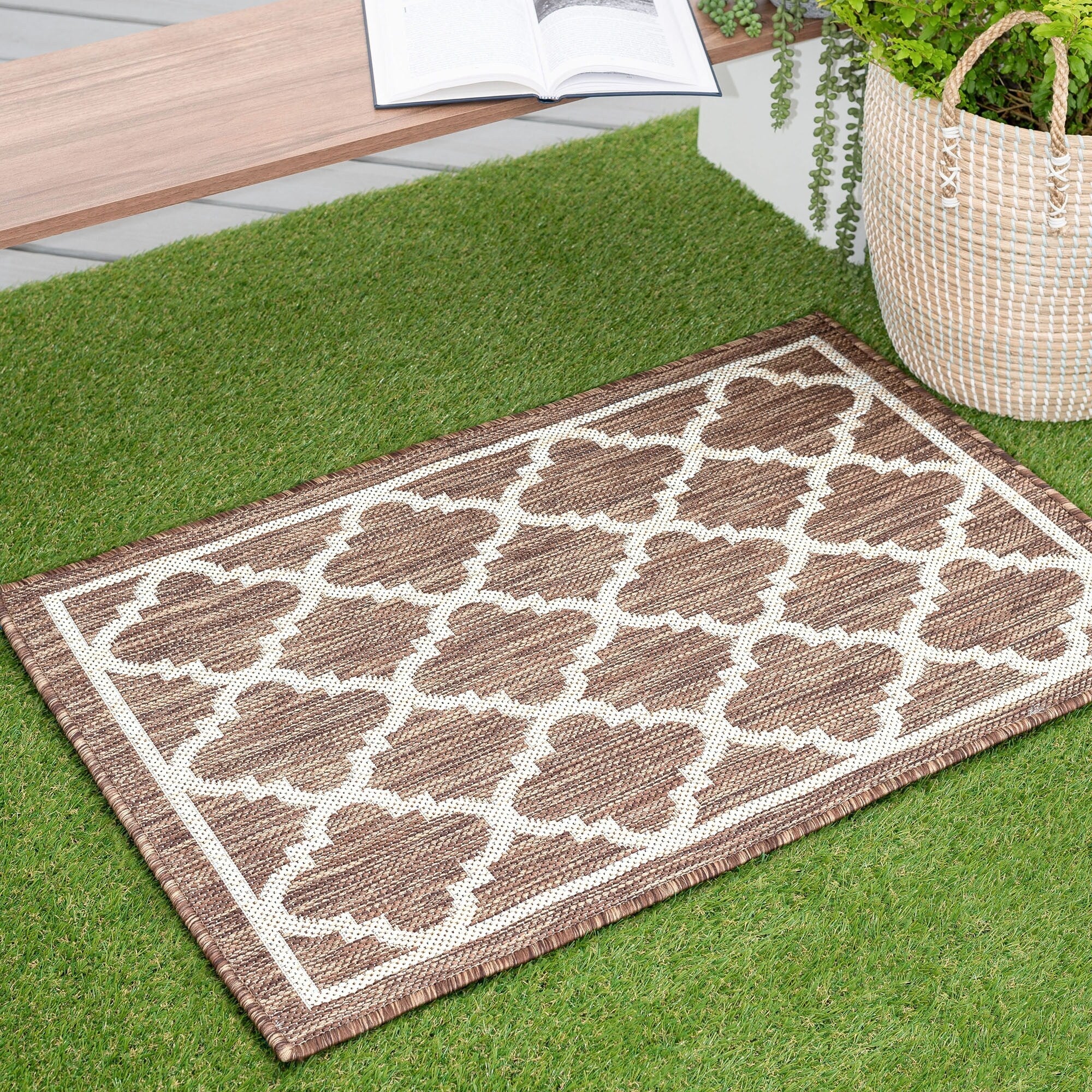 Exo Coastal Geometric Indoor/Outdoor Area Rug
