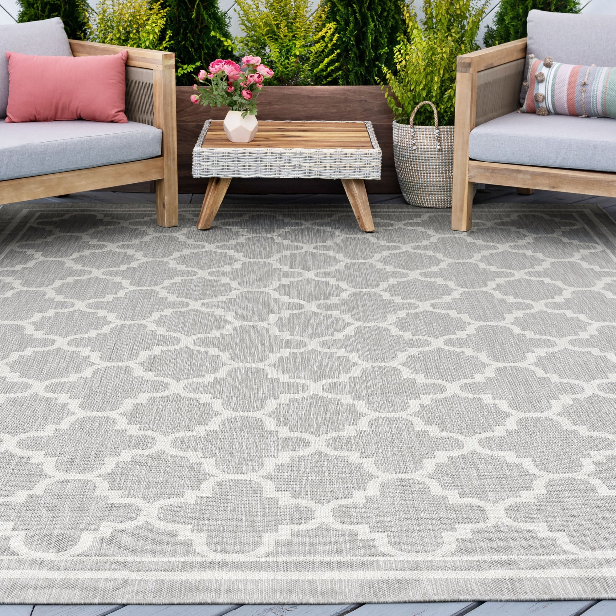 Exo Coastal Geometric Indoor/Outdoor Area Rug