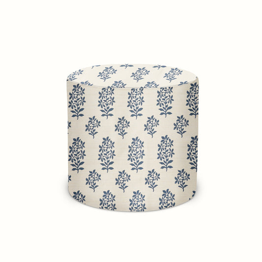 Pouf intérieur/extérieur en Peter Dunham Textiles Asha Indigo/Blanc