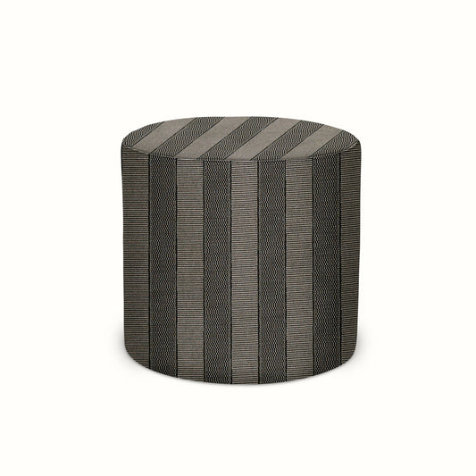 Pouf intérieur/extérieur en Peter Dunham Textiles Asilah Noir sur Naturel