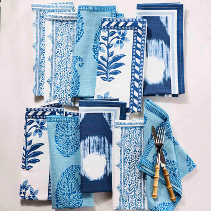Serviette à imprimé floral Grace Blue Shani de Peter Dunham + Hudson