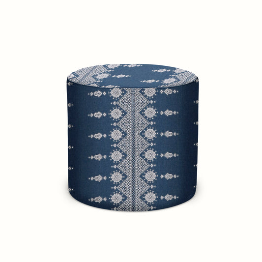 Pouf intérieur/extérieur en Peter Dunham Textiles Carmania Blanc sur Indigo