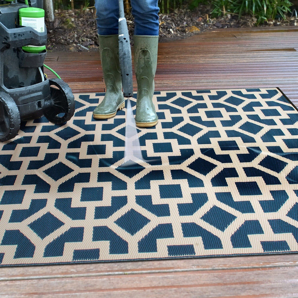 Contemporary Geometric Reversible Plastic Outdoor Rugs