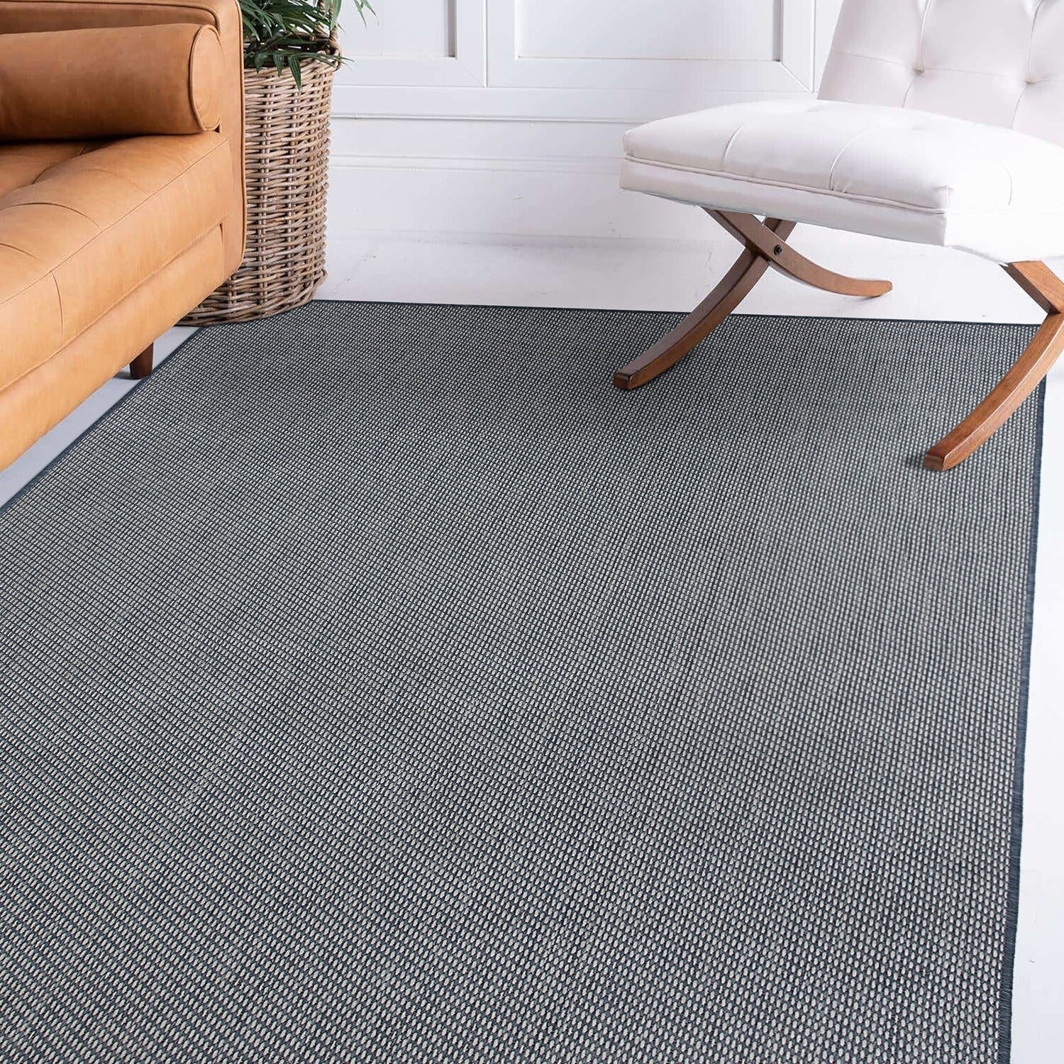 Contemporary Solid Indoor/Outdoor Area Rug