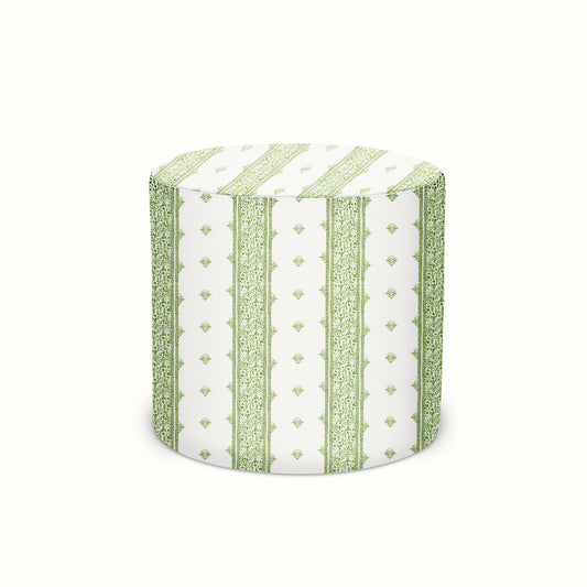 Pouf intérieur/extérieur en tissu Peter Dunham Textiles Fez vert sur blanc