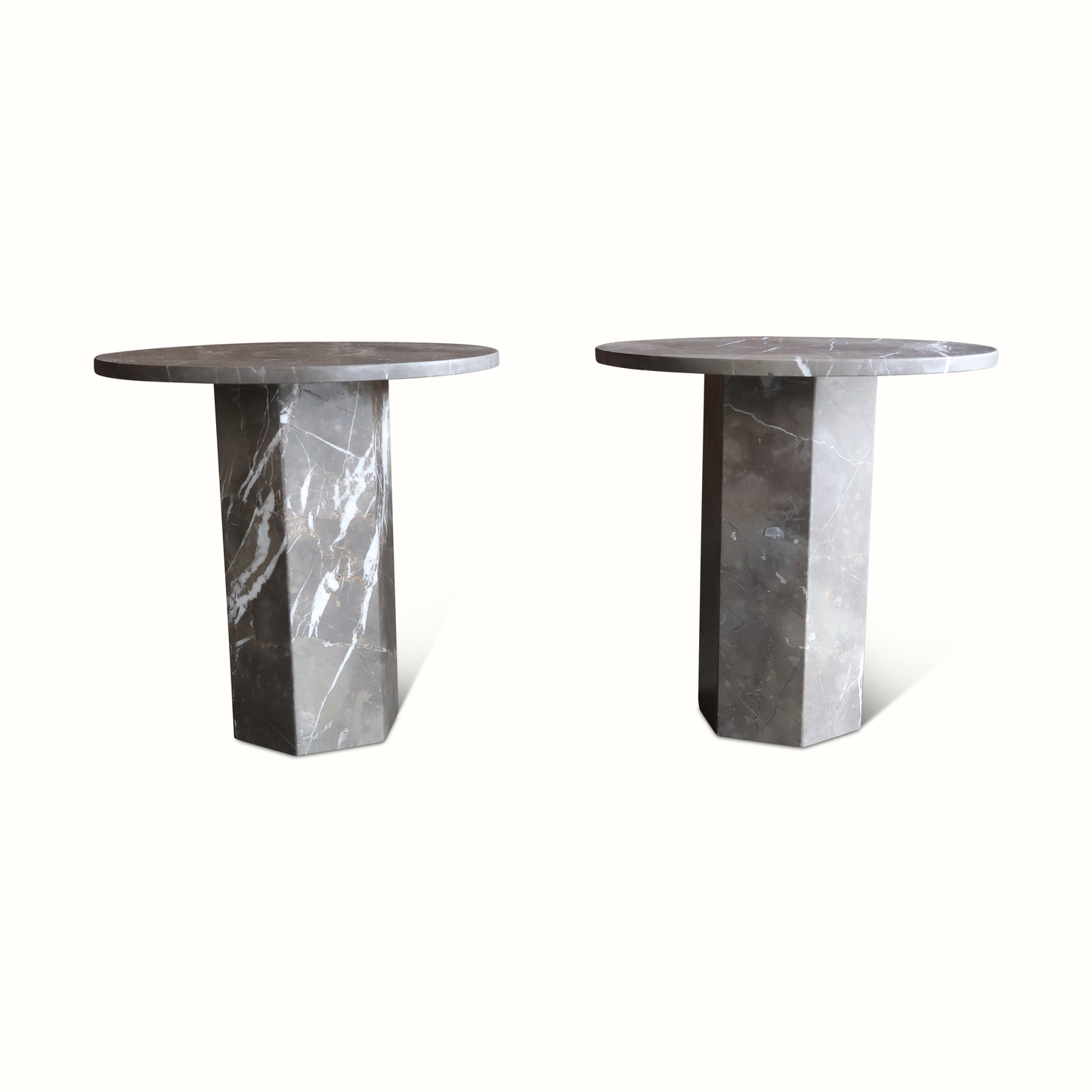 Table sur pied en marbre sur base hexagonale