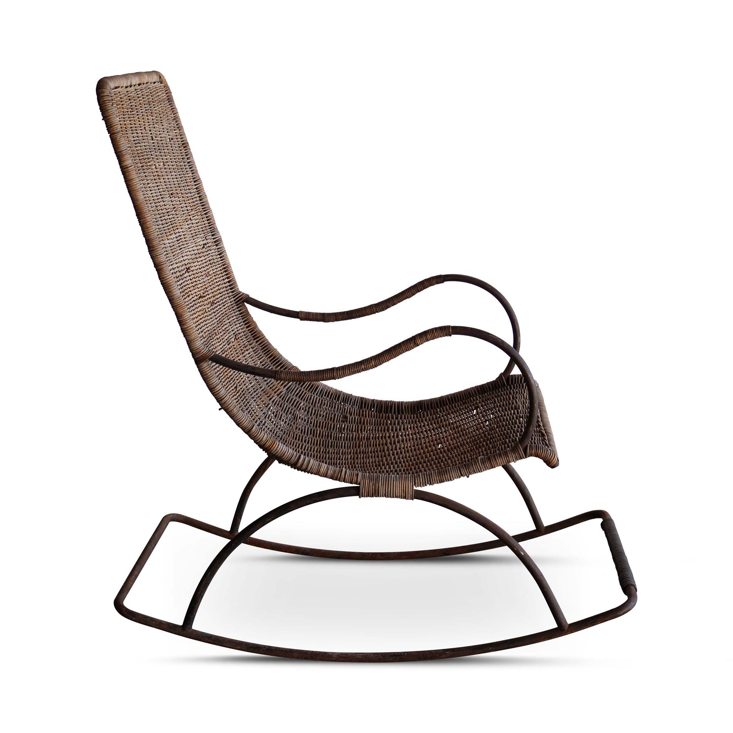 Chaise à bascule vintage en osier et en fer