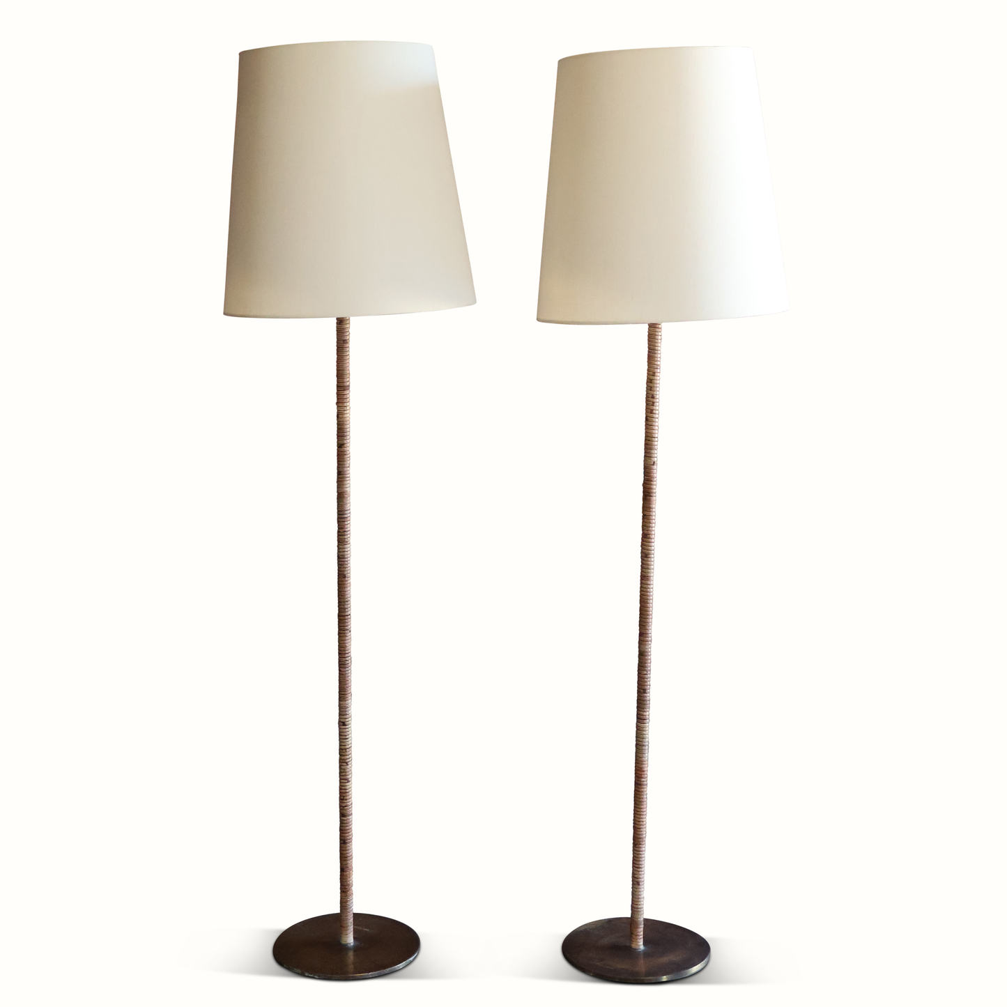 Hans Agne Jakobsson Lampadaire en rotin et laiton