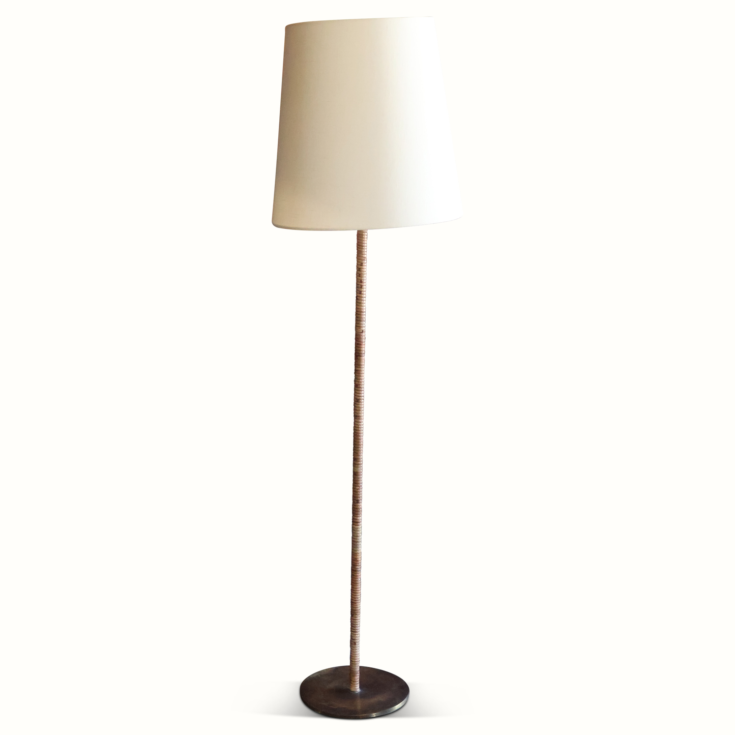 Hans Agne Jakobsson Lampadaire en rotin et laiton
