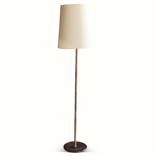 Hans Agne Jakobsson Lampadaire en rotin et laiton