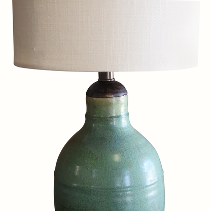 Lampe de poterie d'atelier en céramique
