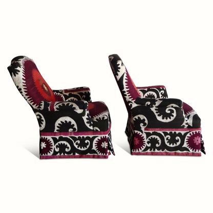 Paire de chaises Napoléon III tapissées Suzani