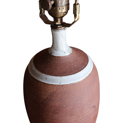 Lampe en poterie du milieu du siècle