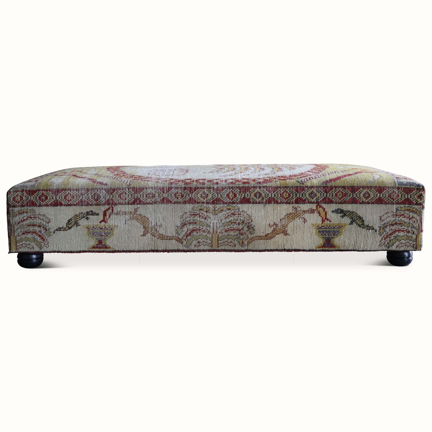 Pouf rembourré dans un tapis Khotan antique du XIXe siècle