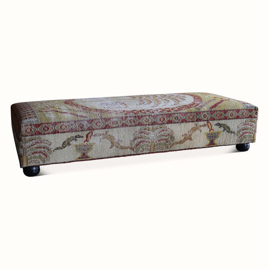 Pouf rembourré dans un tapis Khotan antique du XIXe siècle