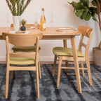 Chaise de salle à manger Abrielle en bois d'hévéa rembourrée de style milieu de siècle (lot de 2) par Christopher Knight Home