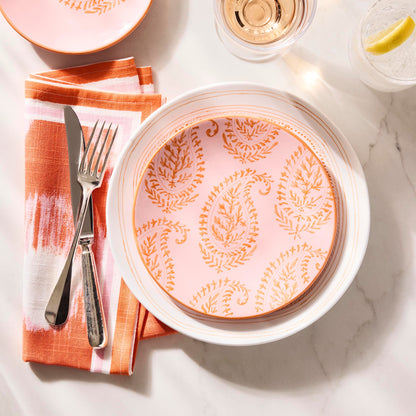 Assiette à salade peinte à motif cachemire rose Peter Dunham + Hudson Grace