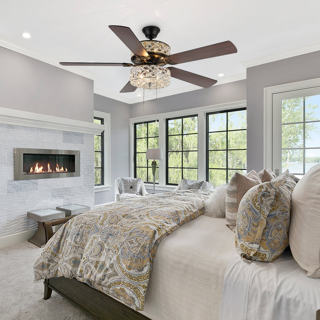 Ventilateur de plafond à DEL River of Goods Olivia, finition bronze huilé/cristal, 52 pouces - 52L x 52W x 18.25H - 52L x 52W x 18.25H